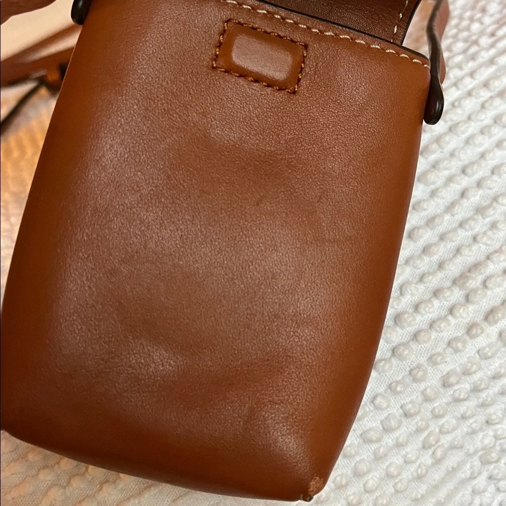 Authentic Tory Burch Miller Nano Leather Crossbody - Picture 4 of 17